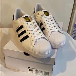 Adidas Superstar men’s 10.5 NWT